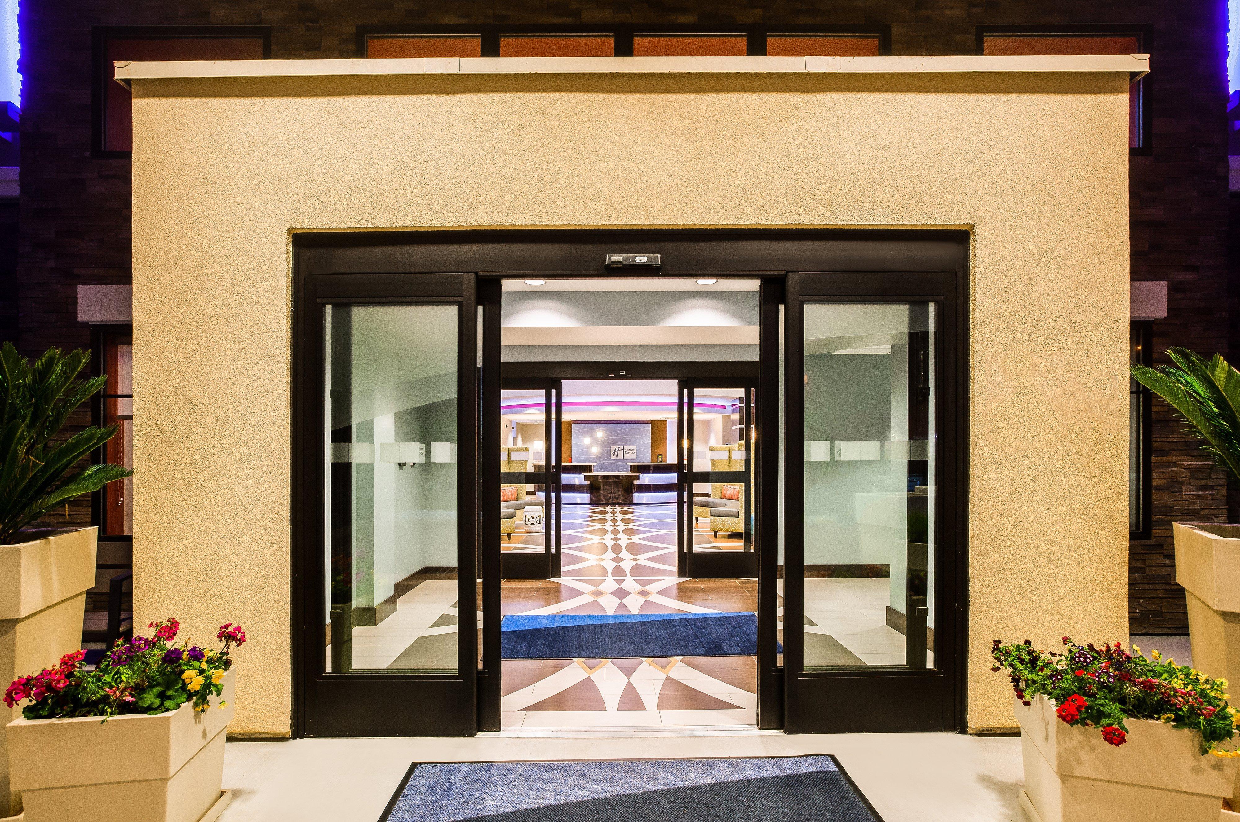 Holiday Inn Express & Suites Eureka By Ihg Exterior foto