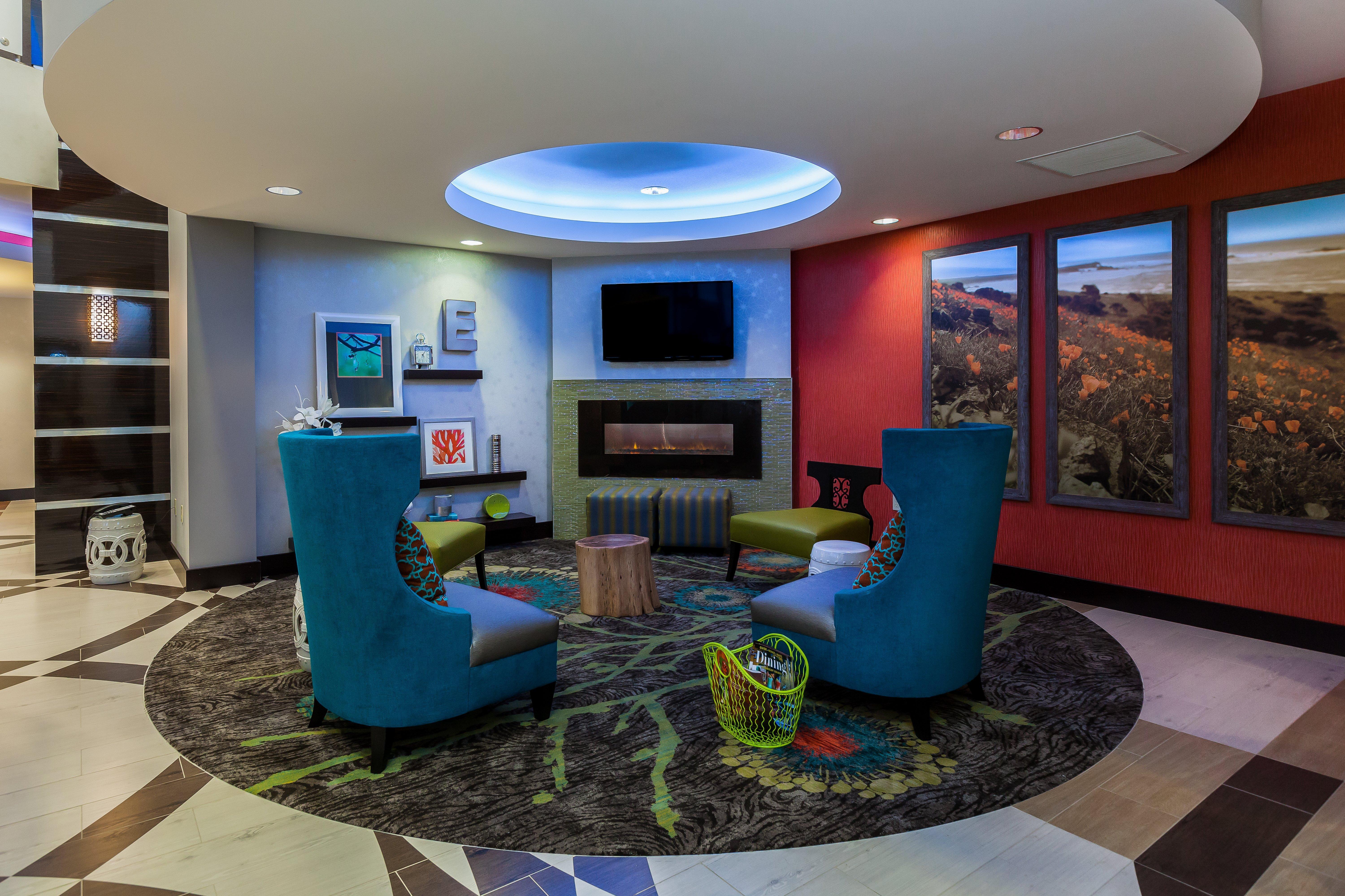 Holiday Inn Express & Suites Eureka By Ihg Exterior foto